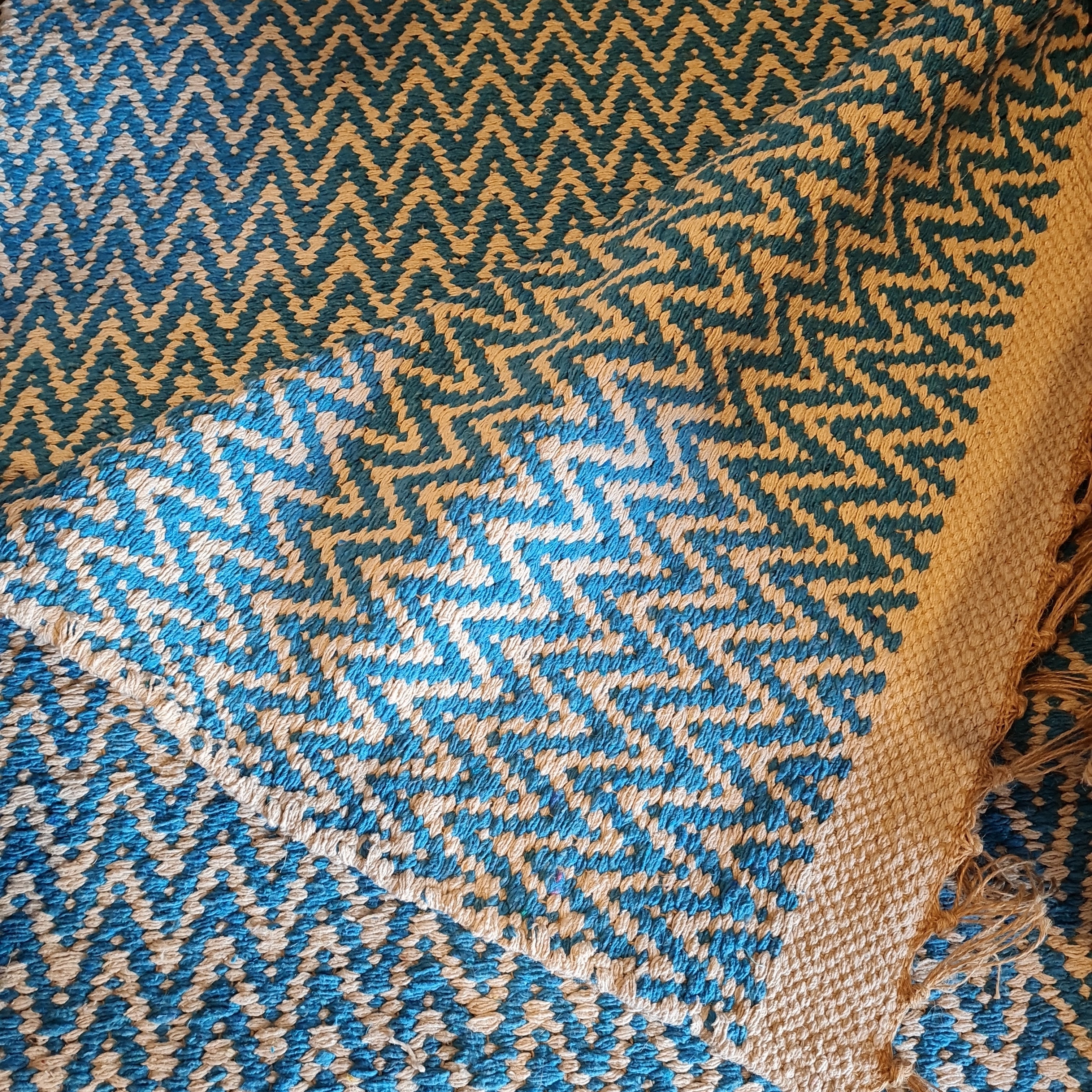 Hand Woven Patterned Rug with Jute and Tassels - 70 x 200cm