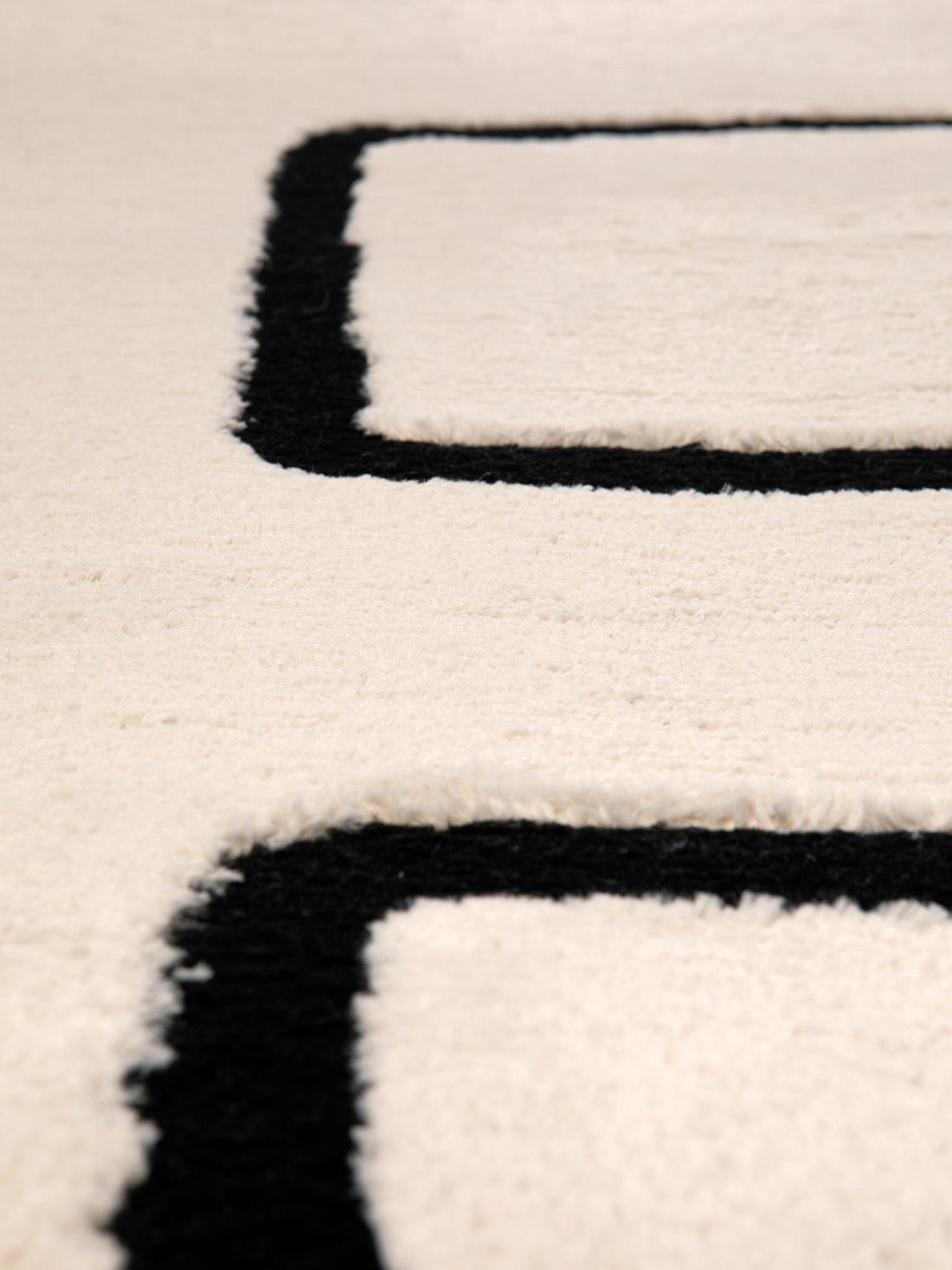 Louisa Rug - Caviar - 2 Sizes Available