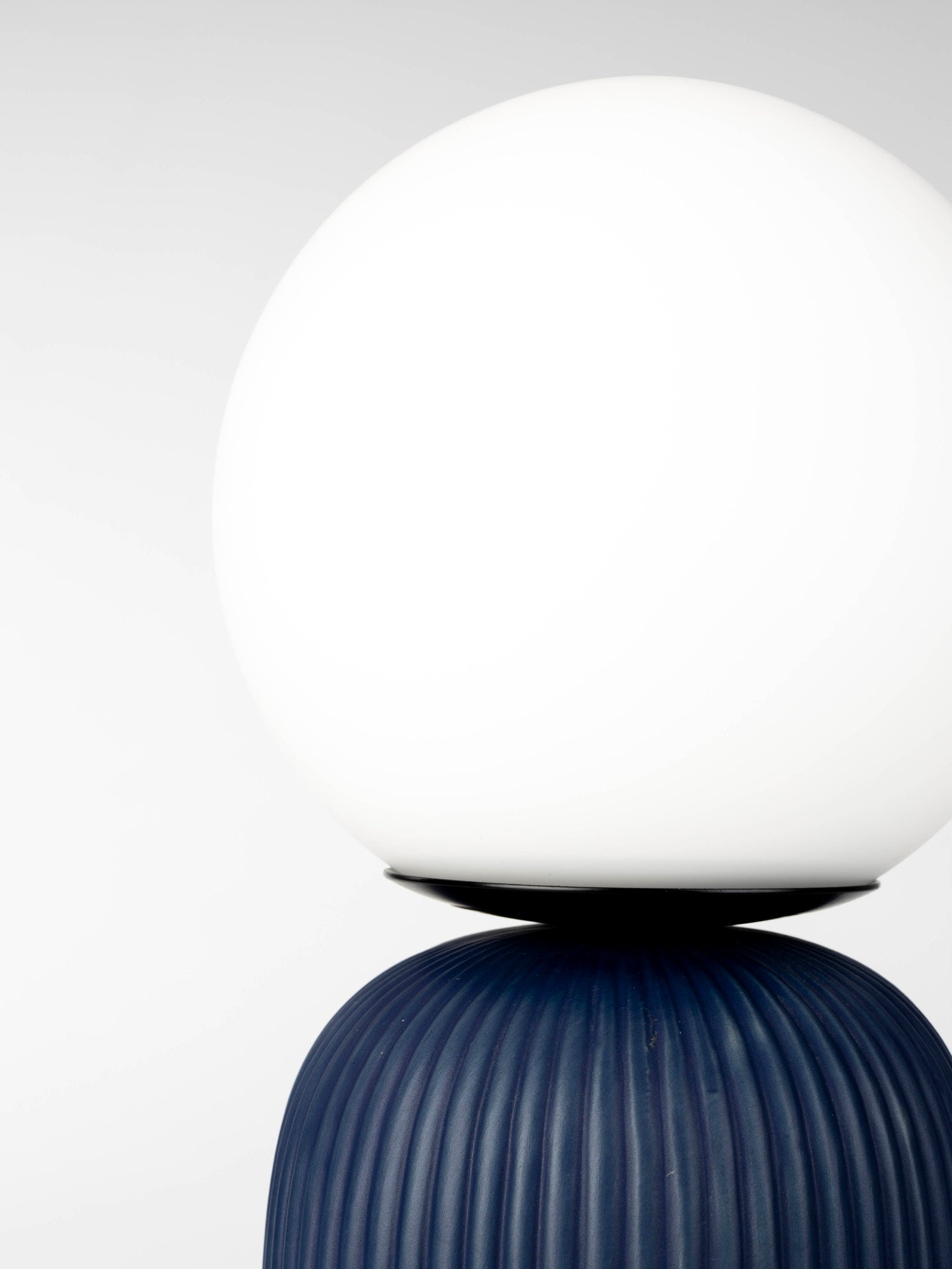 Dash Table Lamp in Royal Blue