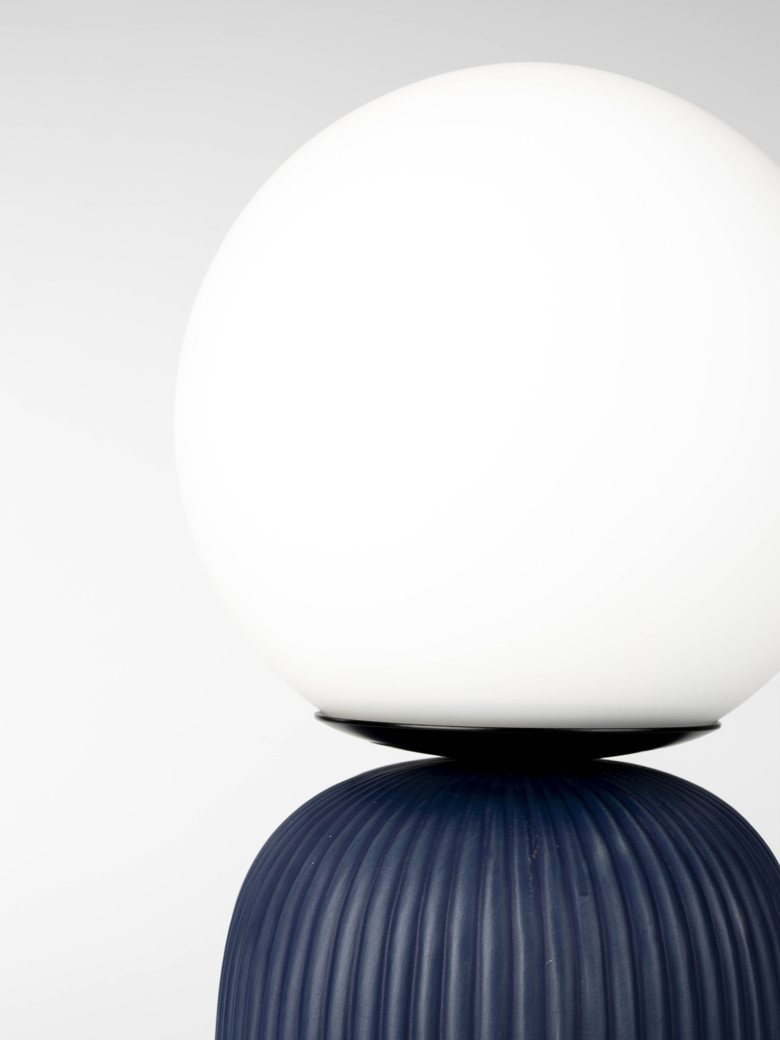 Dash Table Lamp in Royal Blue