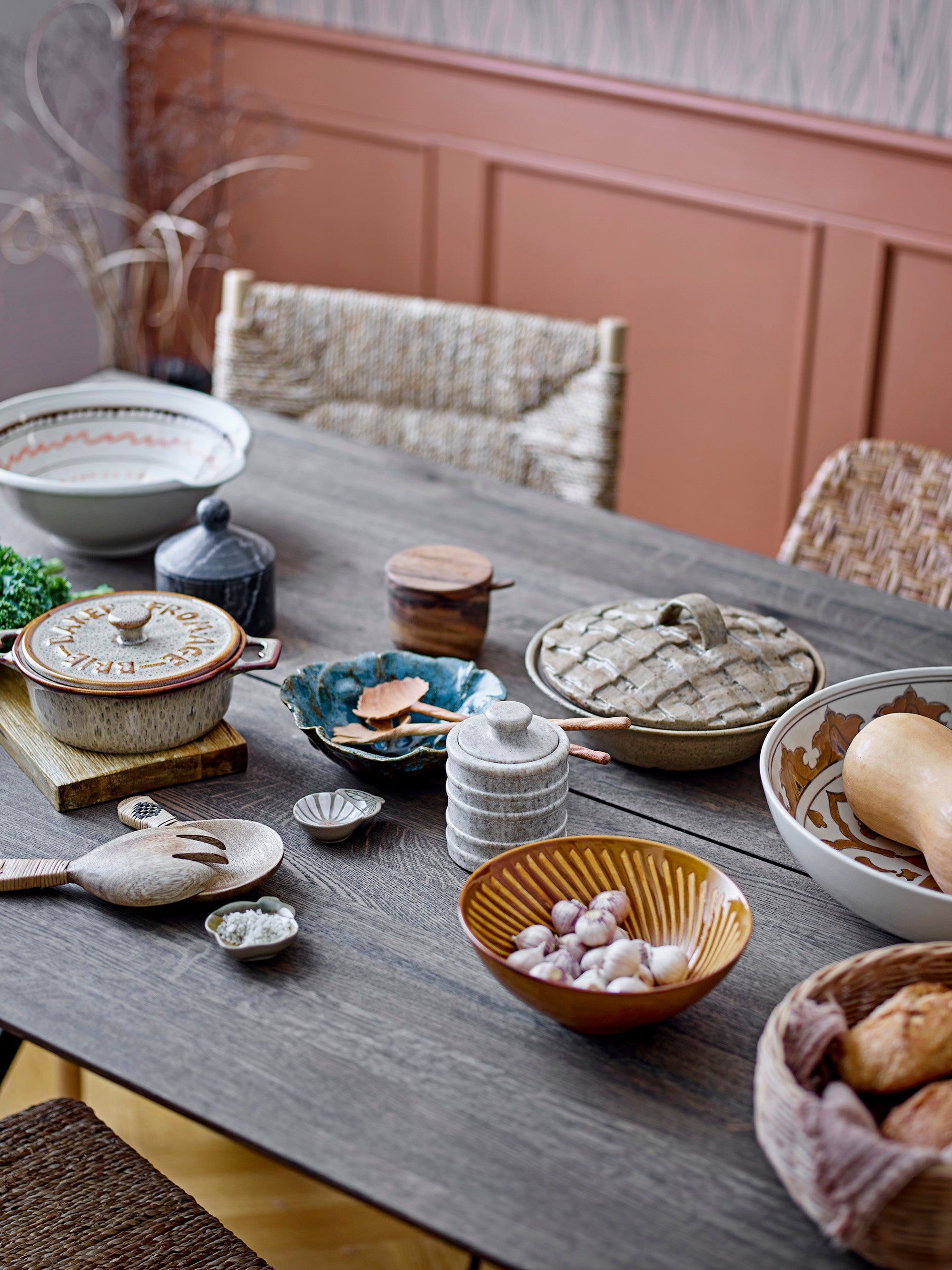 Aram Stoneware Oven Dish With Lid