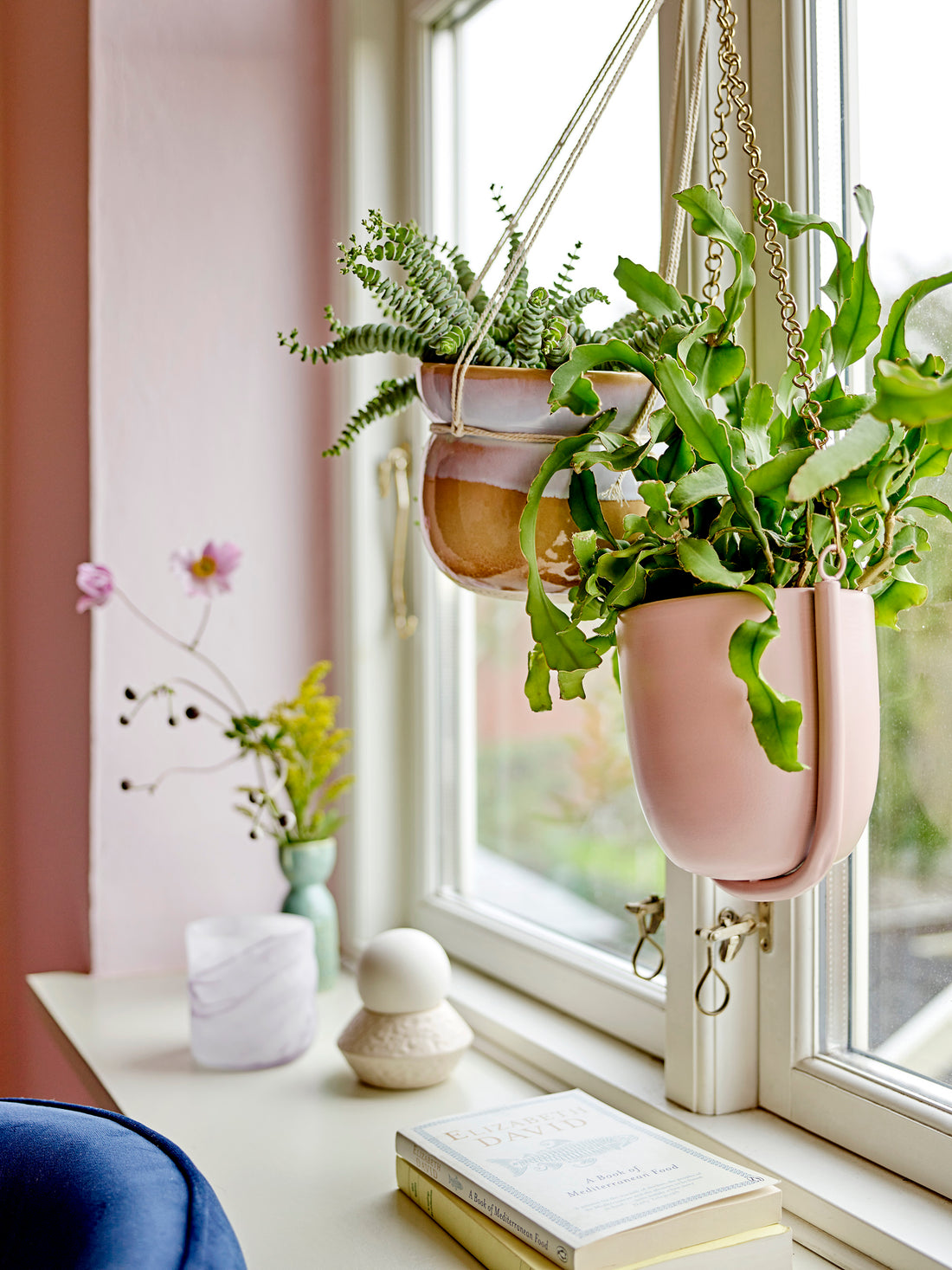 Linor Hanging Stoneware Flowerpot