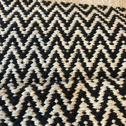 Hand Woven Patterned Rug with Jute and Tassels - 70 x 115cm