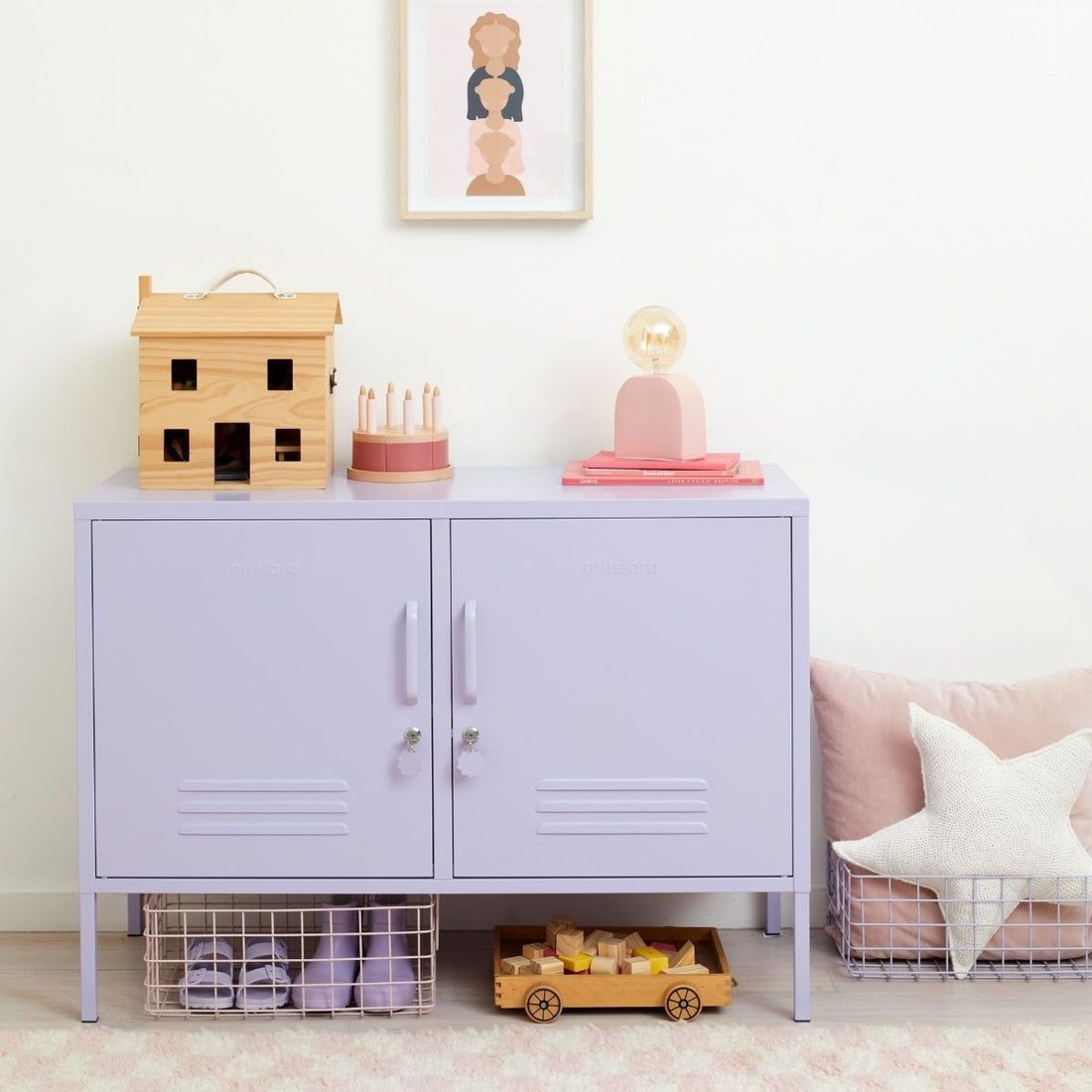 The Lowdown in Lilac