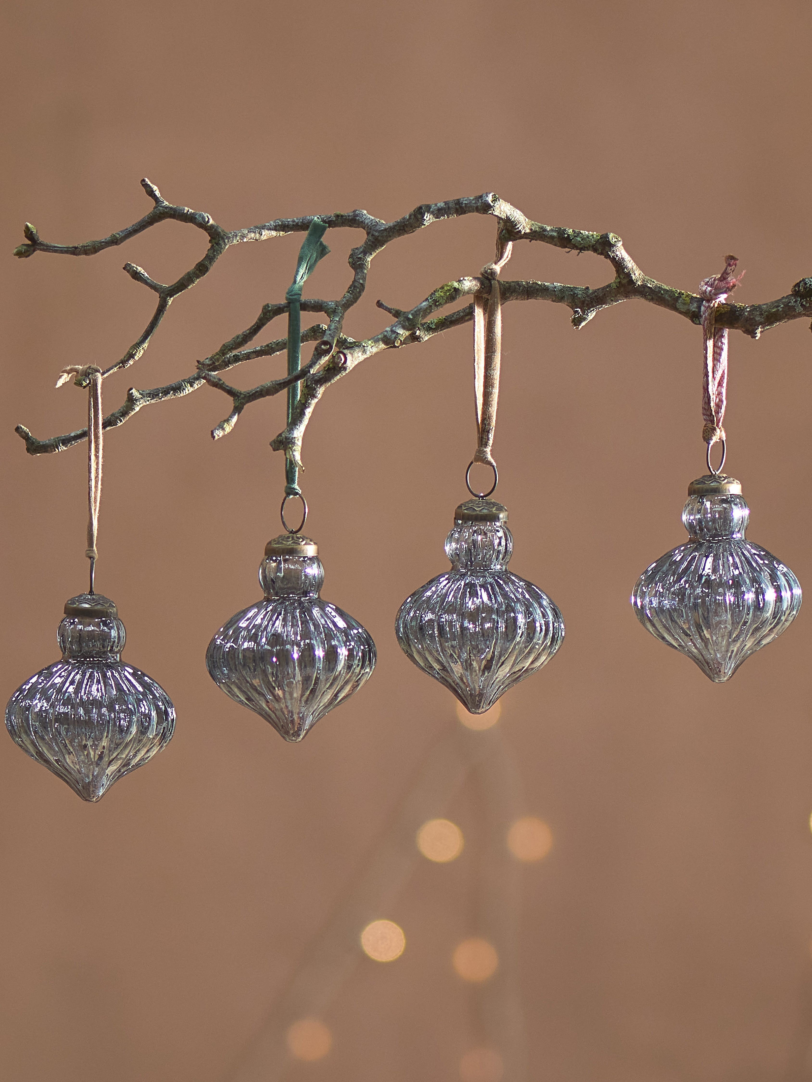 Eliza Bauble Grey Lustre