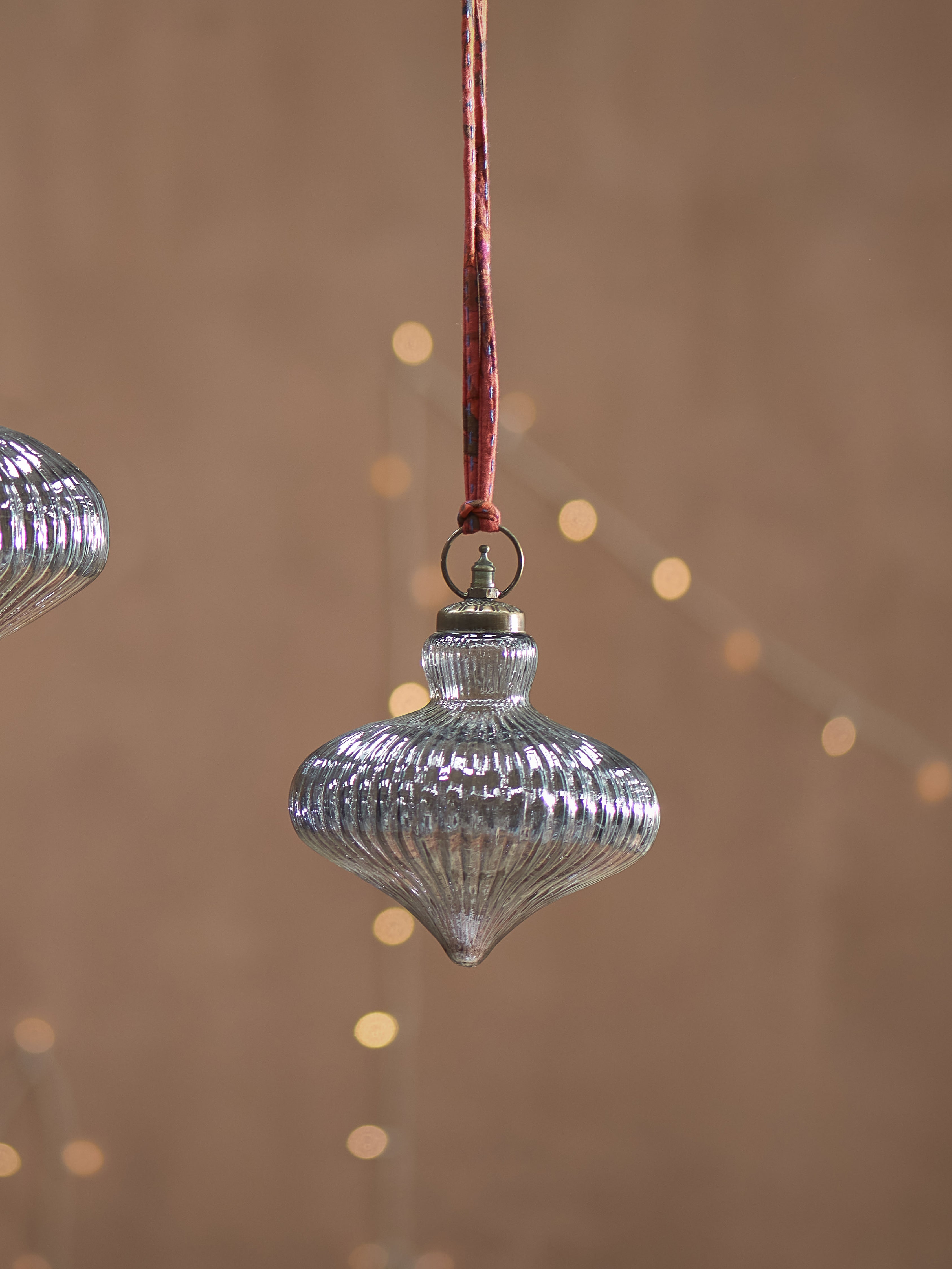 Eliza Bauble Grey Lustre