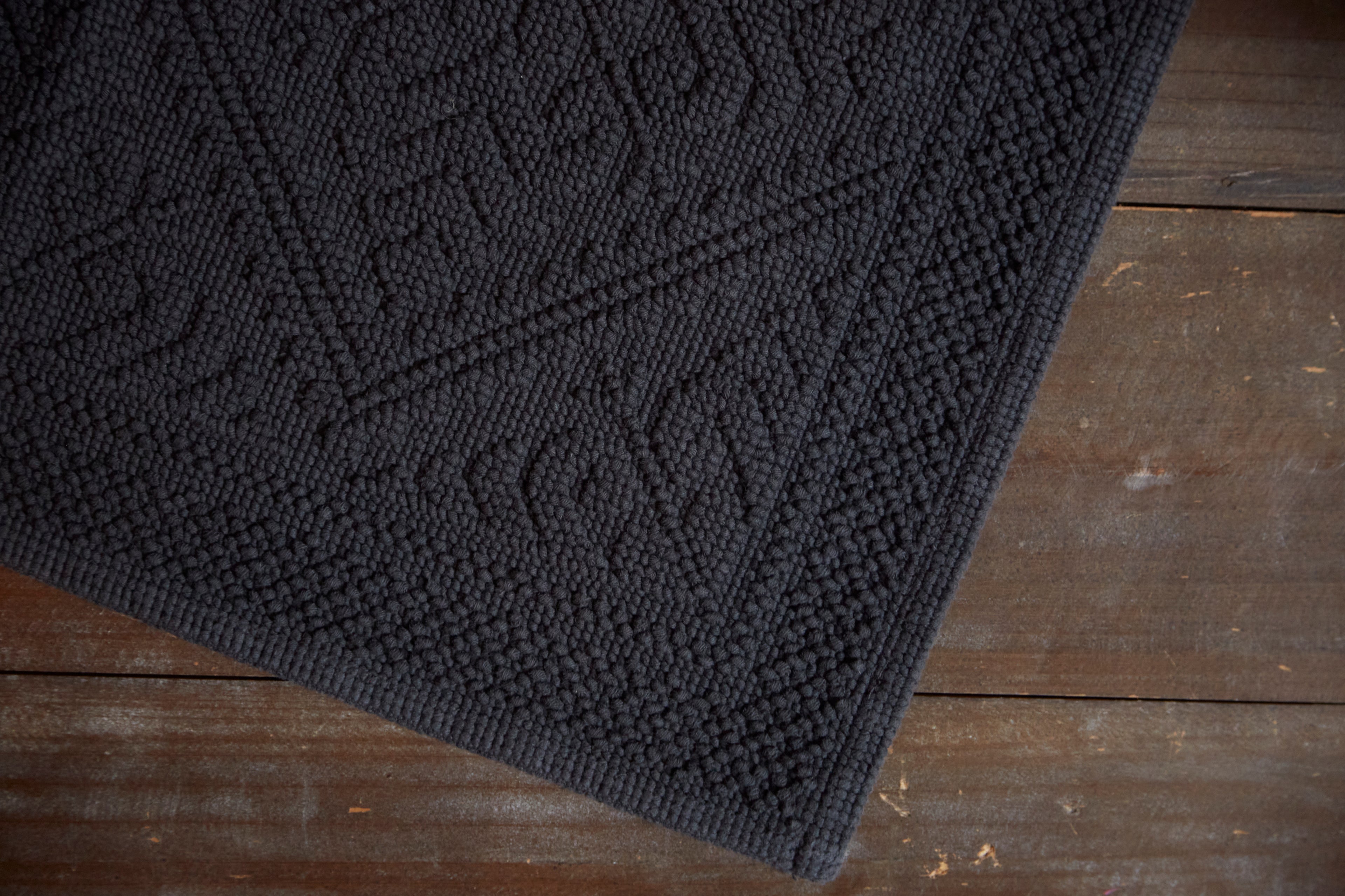 Enzo Bath Mat in Carbon Grey - 2 Sizes Available