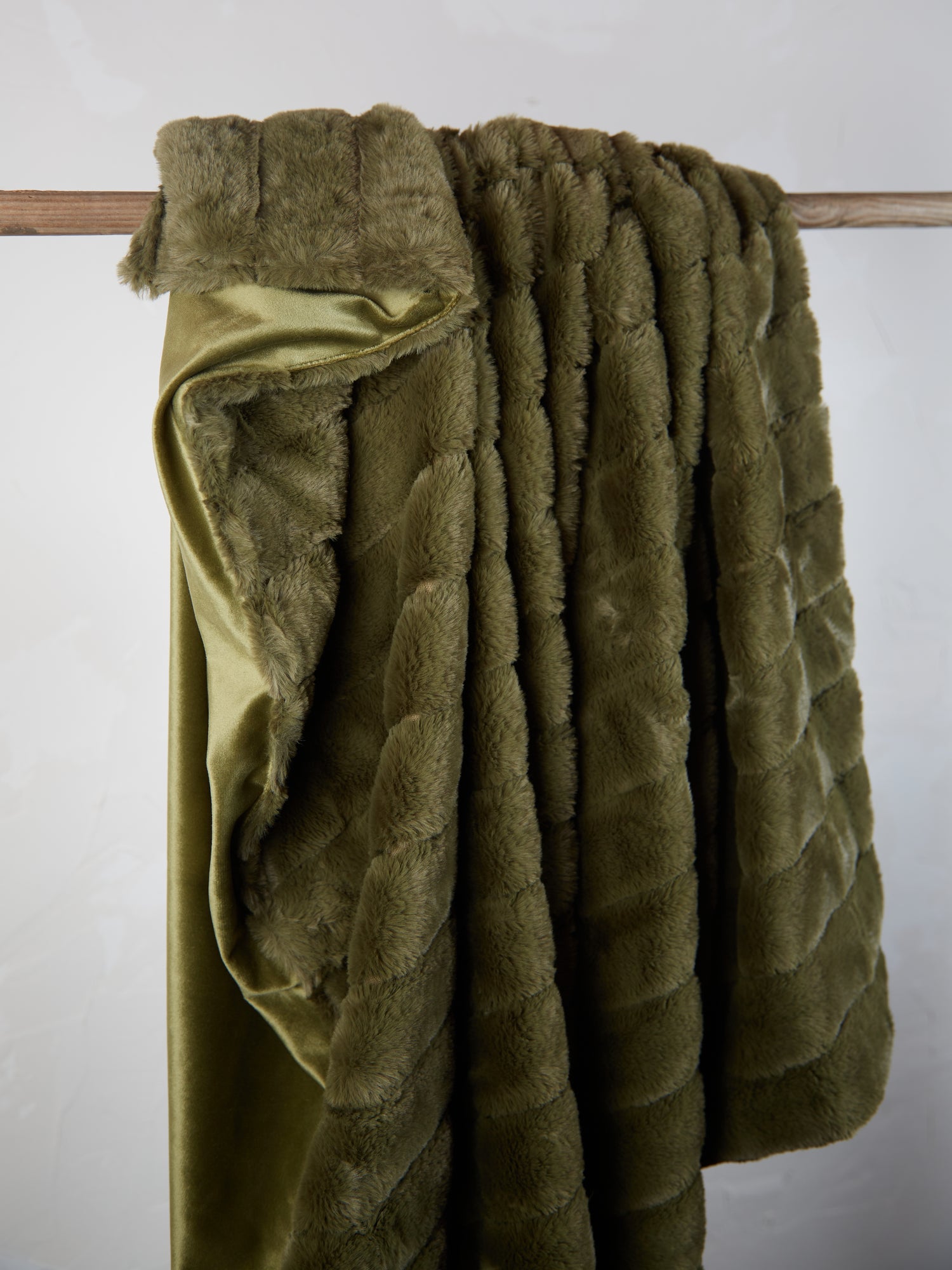 Olive Ribbed Faux Fur Throw