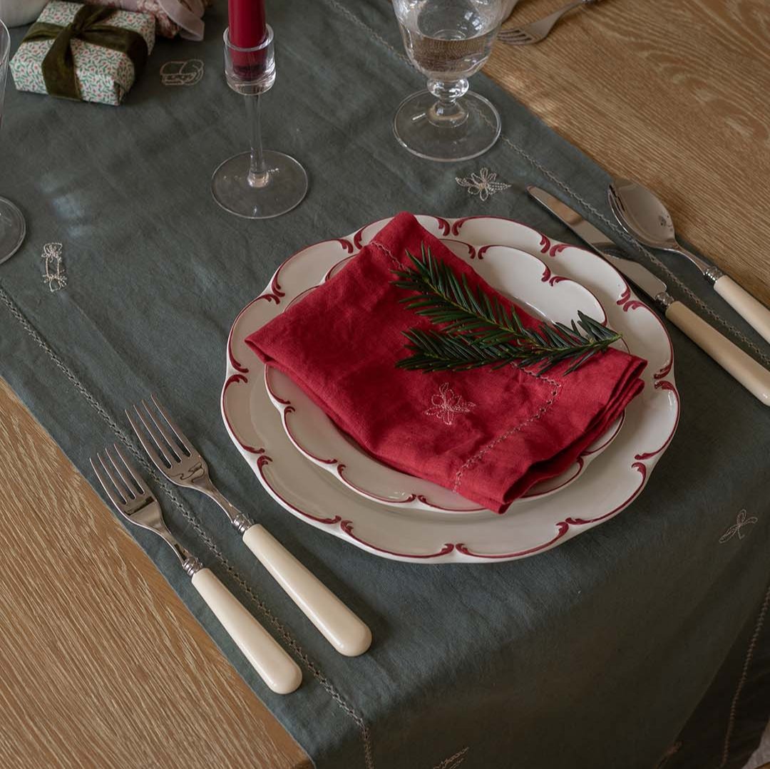 Set 4 Embroidered Linen Napkins - Berry