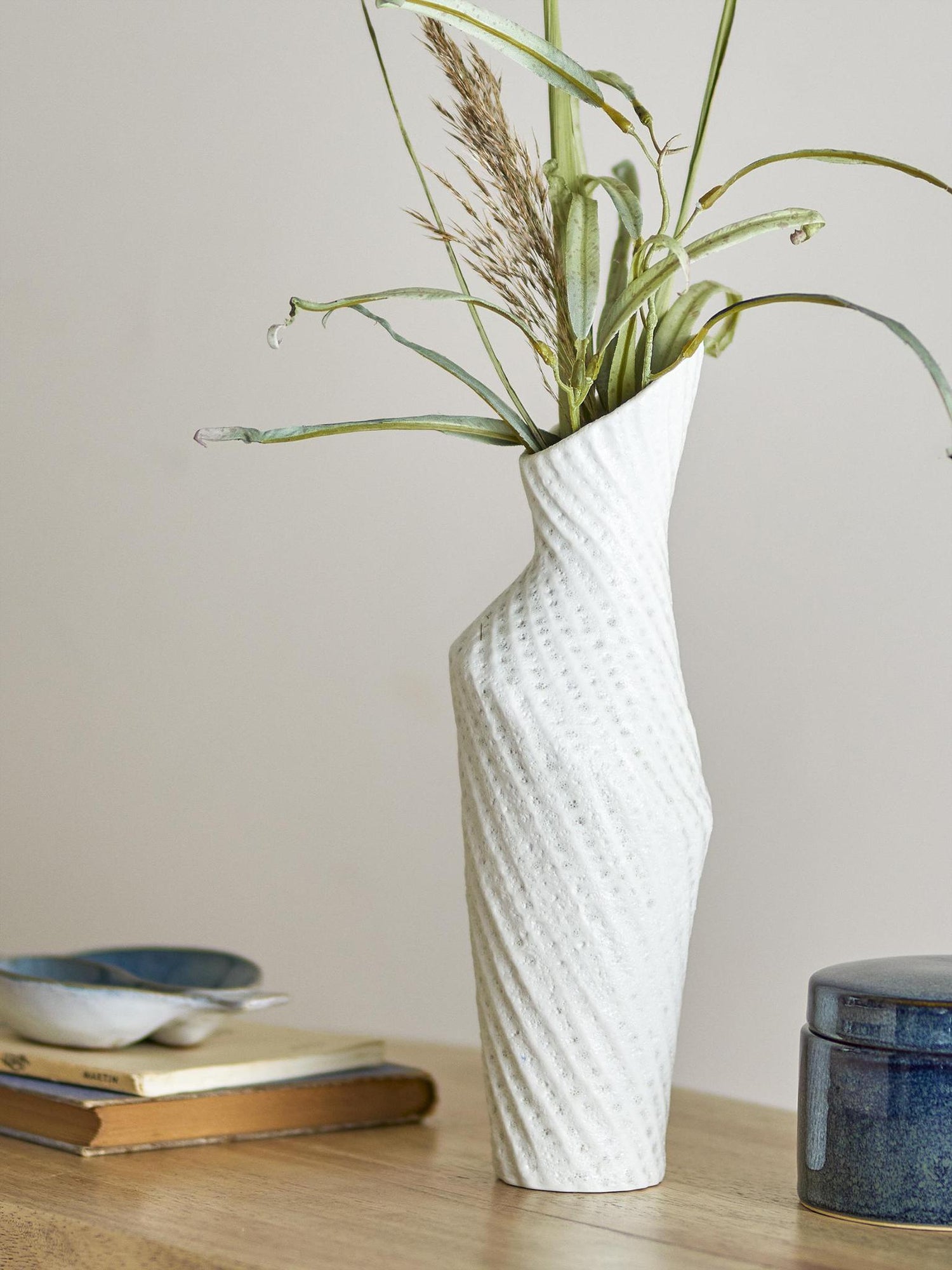 Fikla Vase - White - Stoneware