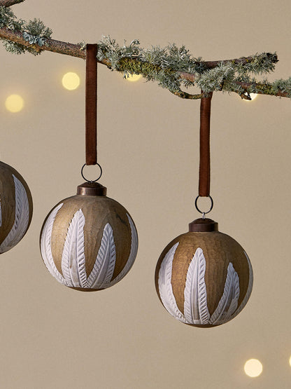 Nori Hand Painted Recycled Glass Bauble - Gold &amp; Cream