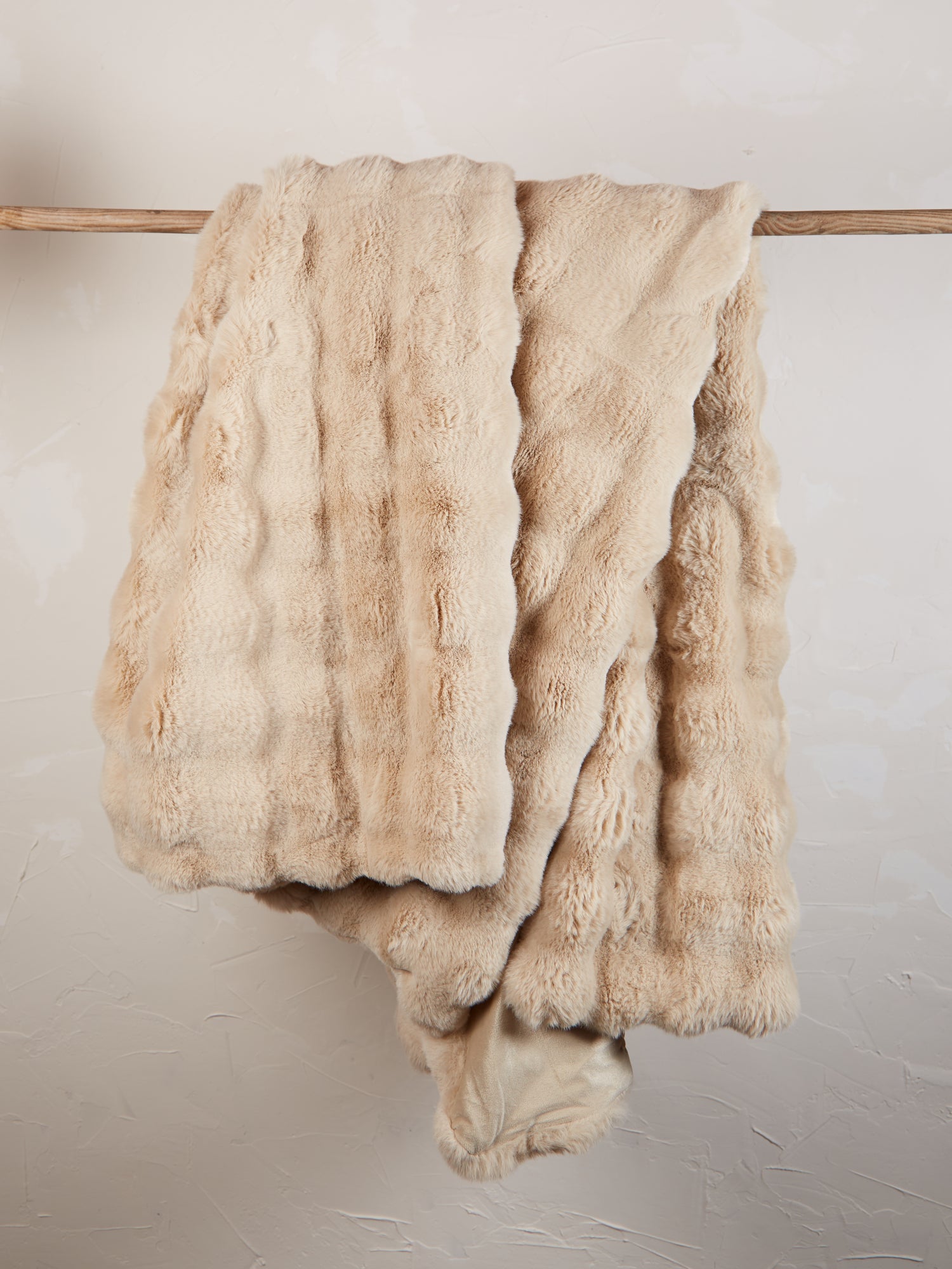 Berton Recycled Faux Fur Throw Natural