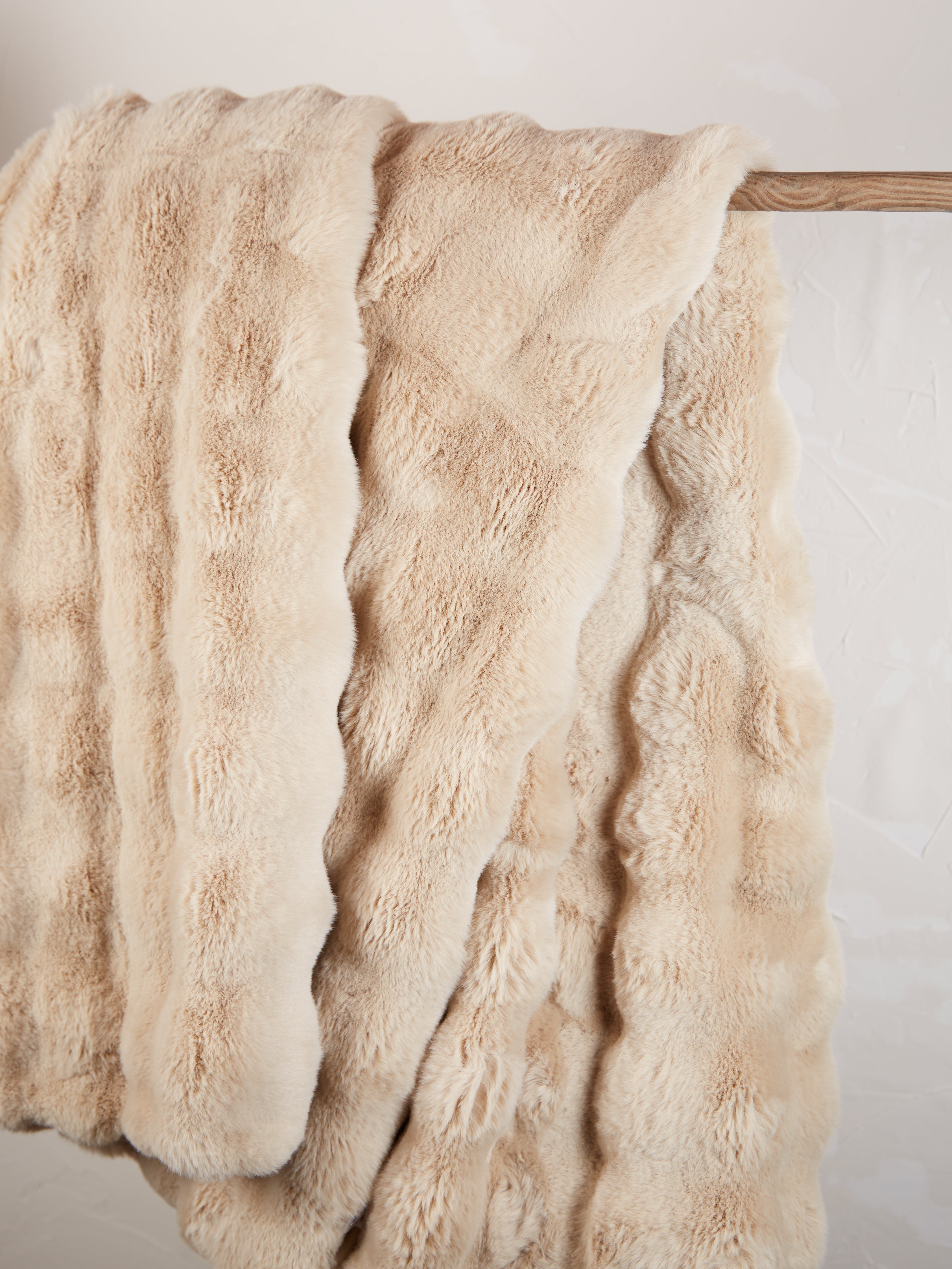 Berton Recycled Faux Fur Throw Natural