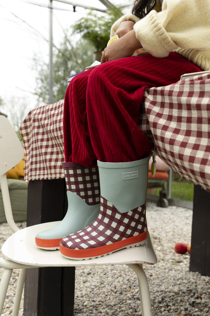 Gingham Wellies in Grape/Pool Green