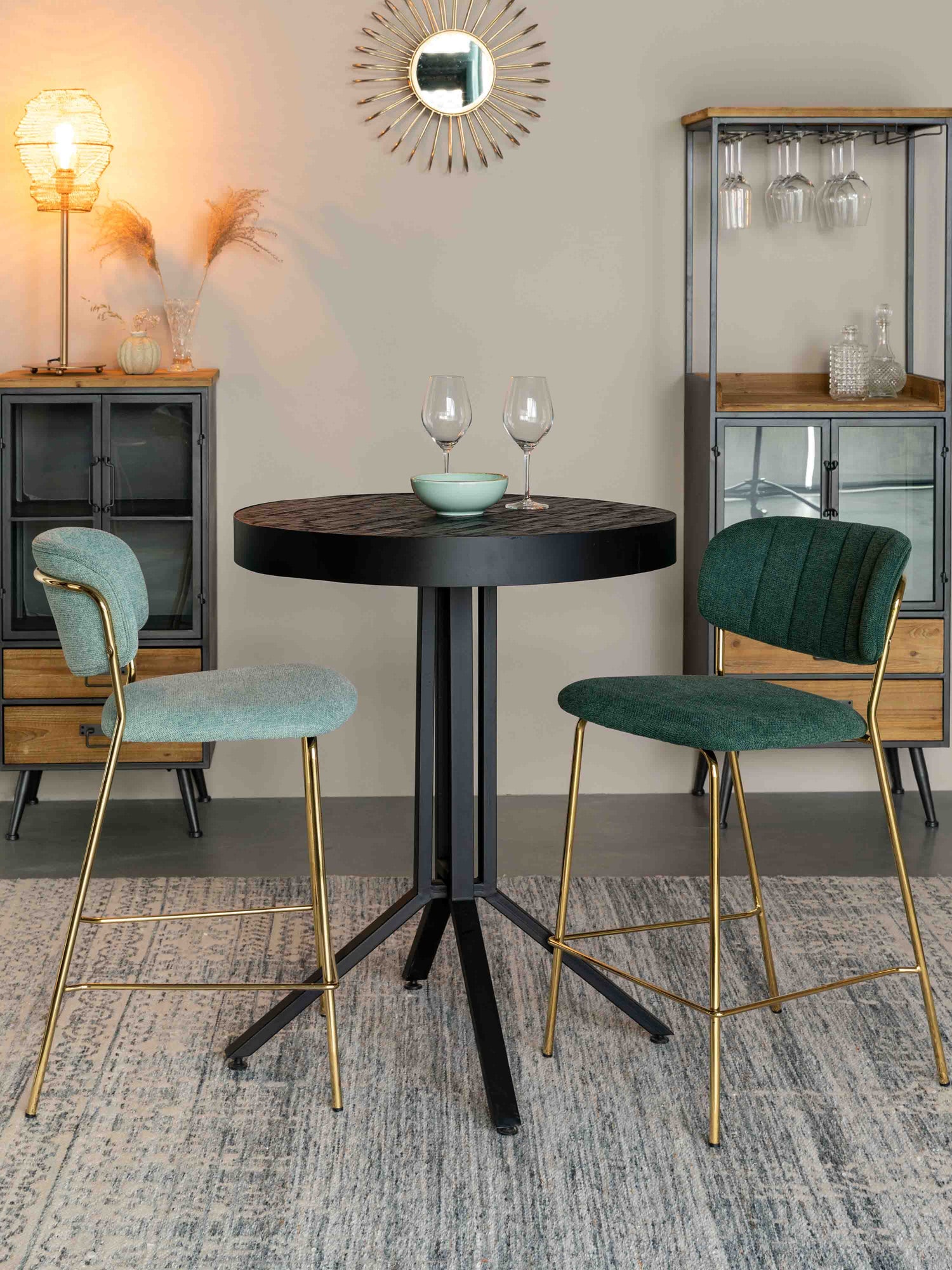 Lil Bar Table Round in Black