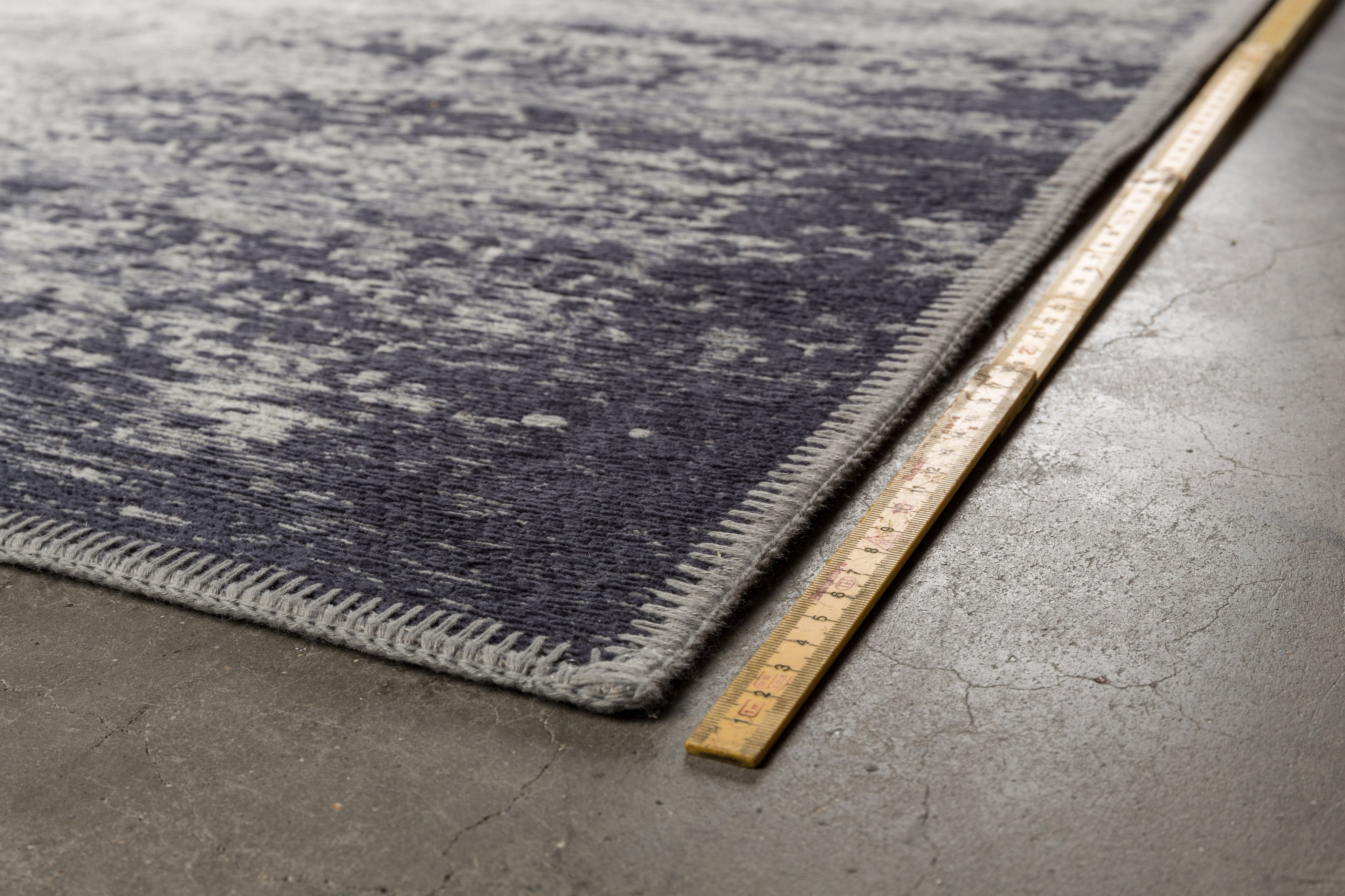 Caruso Carpet in Distressed Blue - 170 x 240/200 x 300cm