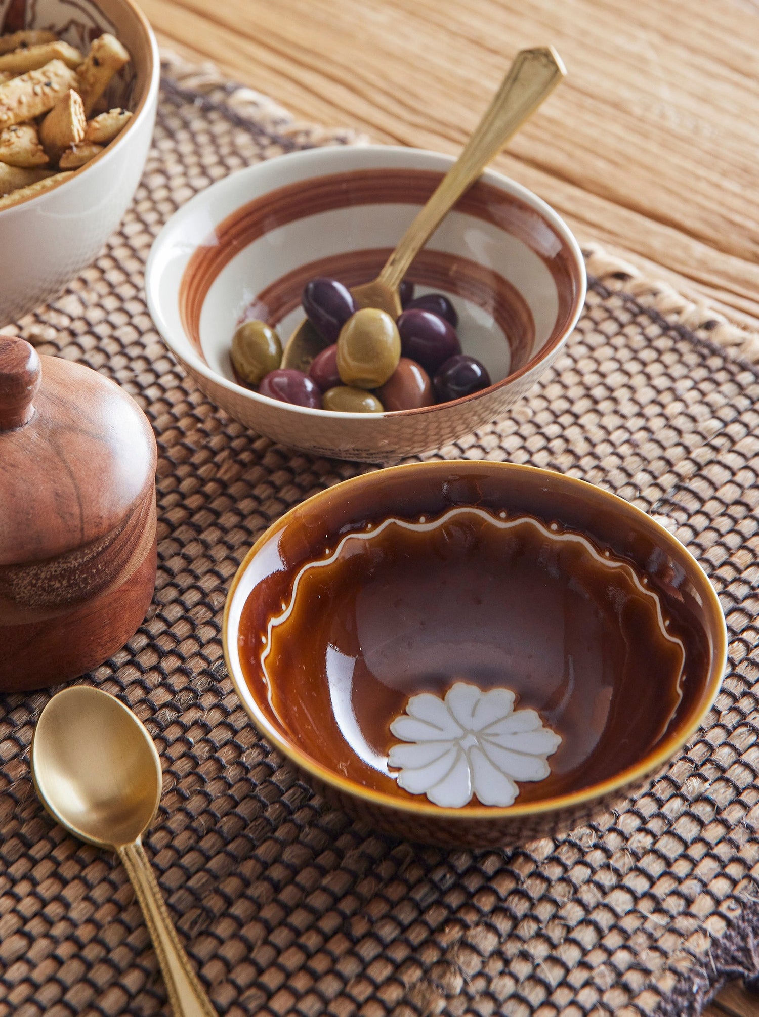 Heikki Hand Painted Stoneware Bowl in Brown Flower