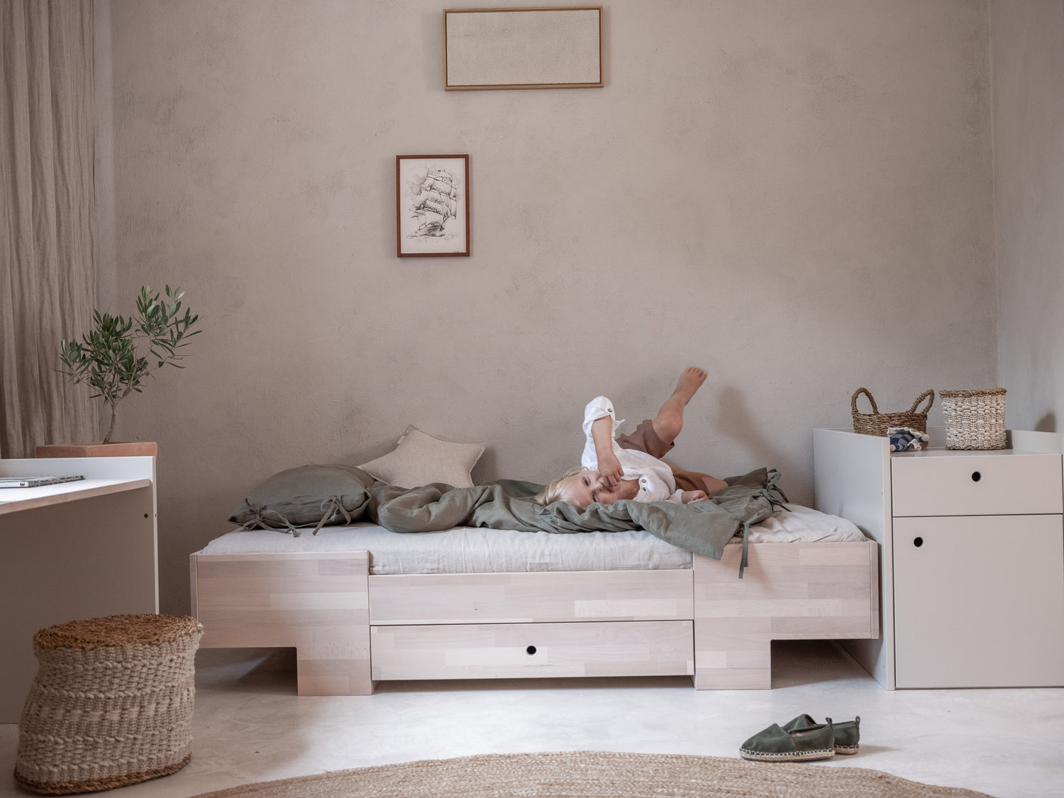 Classic Scandi Smart Bed