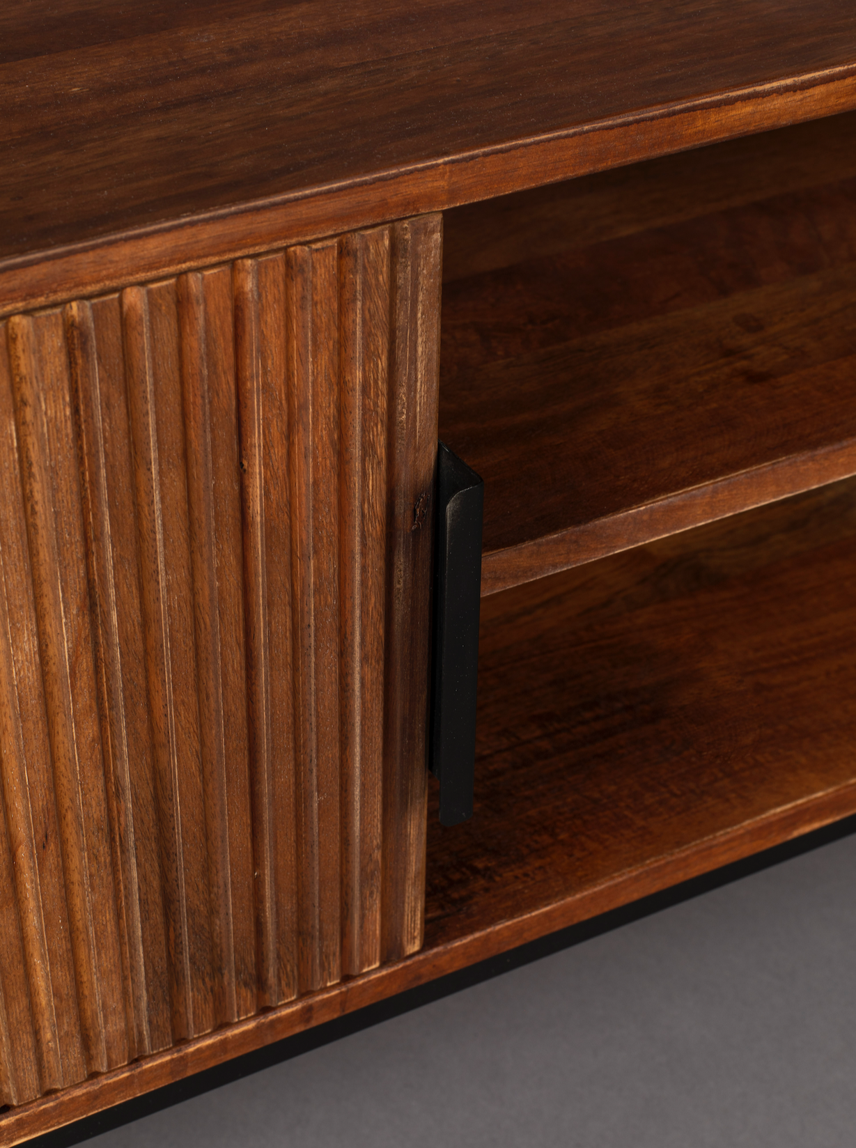 Saroo Sideboard