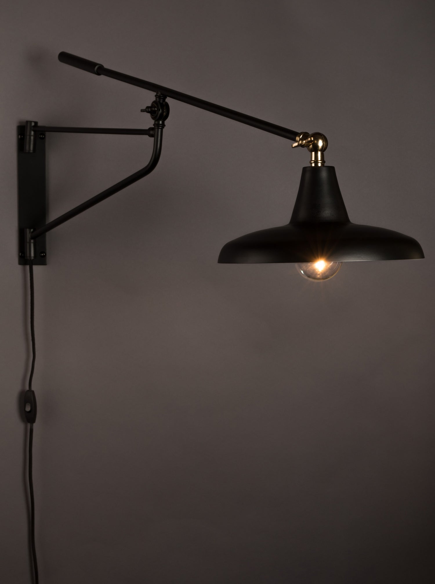 Hector Wall Lamp Black