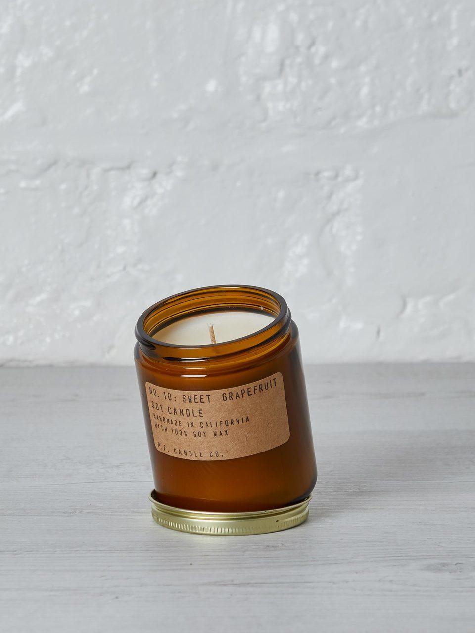 Sweet Grapefruit Scented 7.2 Oz Soy Candle