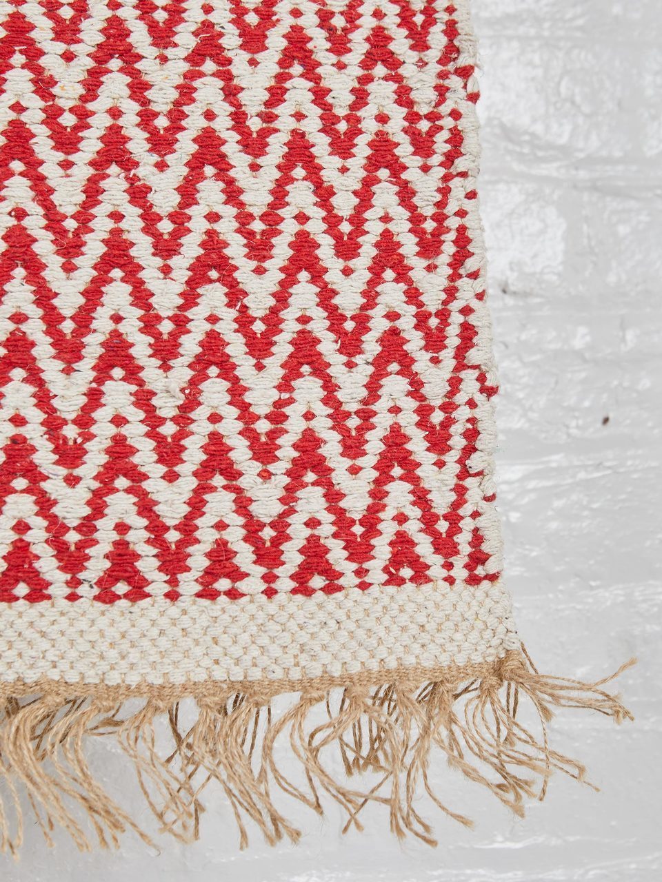 Hand Woven Patterned Rug with Jute and Tassels - 70 x 115cm