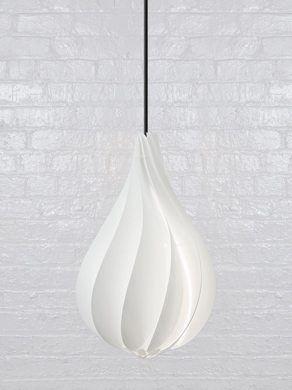 Alva White Medium Shade