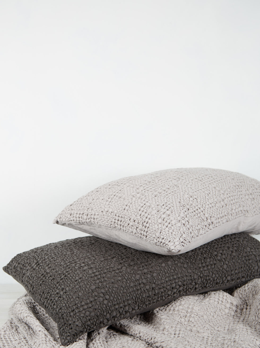 Tana Stonewashed Bed Cushion Orage Light Grey