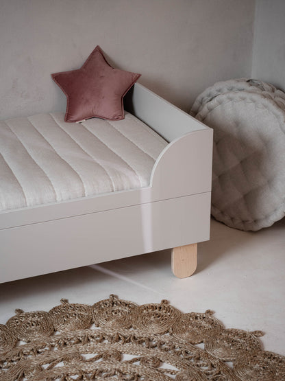 Classic Scandi Bed - Cashmere