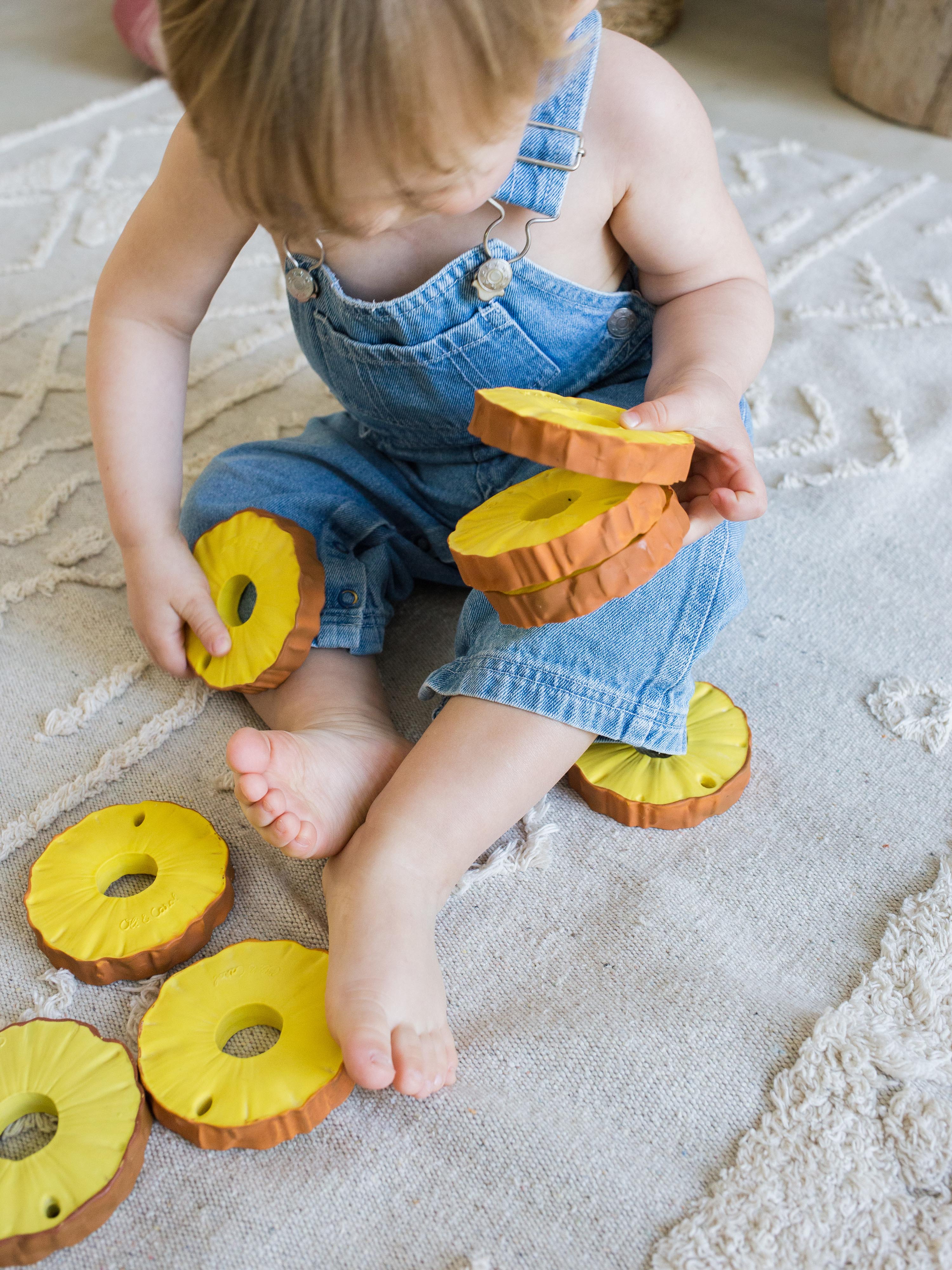 Ananas the Pineapple Natural Rubber Teething Bracelet &amp; Bath Toy