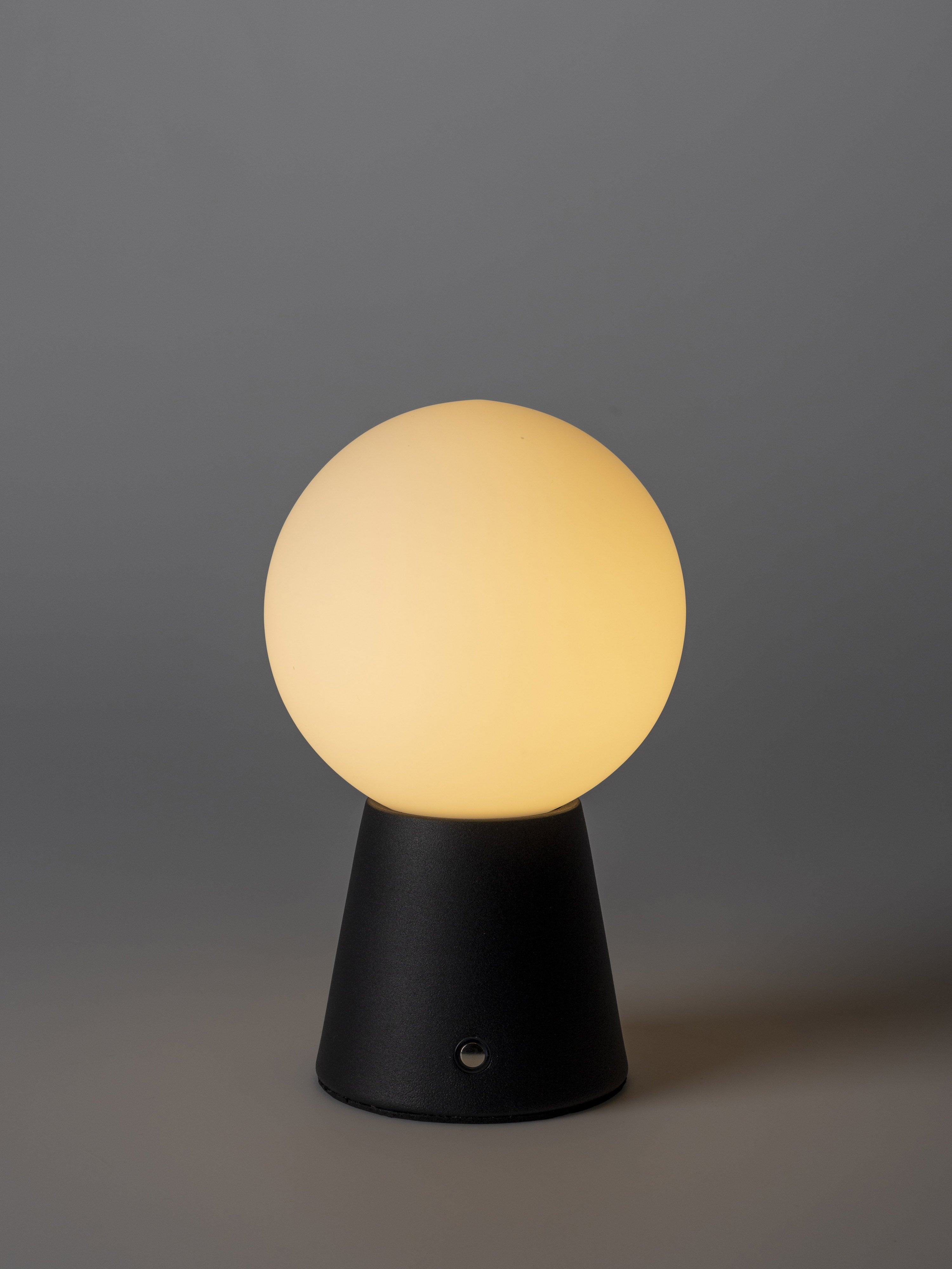 Stellar Rechargeable Table Lamp